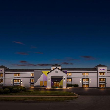 Spark By Hilton Wichita East Exterior photo